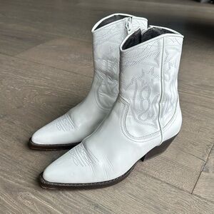 Sandro White Cowboy Boots, 38